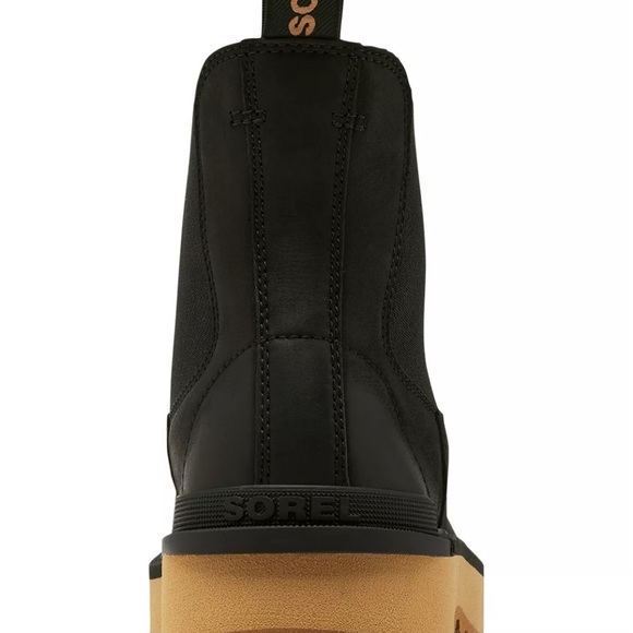 Sorel boots - Picture 3 of 11